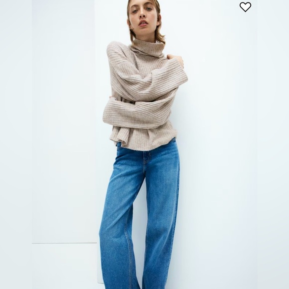 NWOT H&M Ribbed Knit Oversized Turtleneck Sweater - Picture 2 of 5